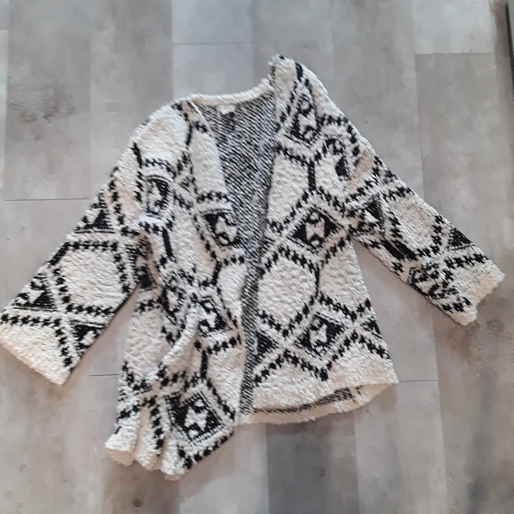 POL Chenille Black and White Geometric Sweater Women's Medium Cozy Oversized - Picture 2 of 5